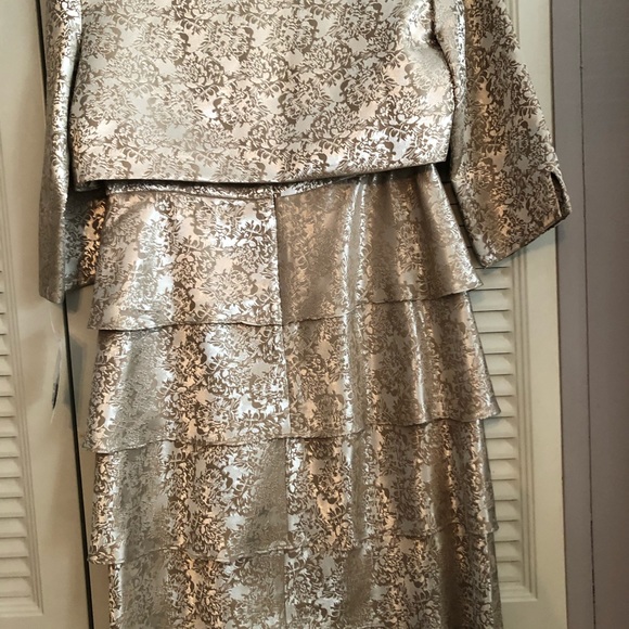 Beautiful NWT brocade jacket and gold layered dress with jeweled waist. Size 8. - Picture 7 of 15
